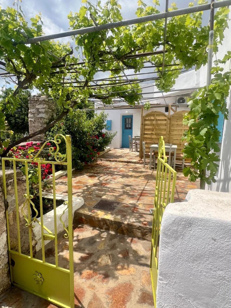 Kamaraki Grande Aroniadika Apartment Kythira Town Exterior photo