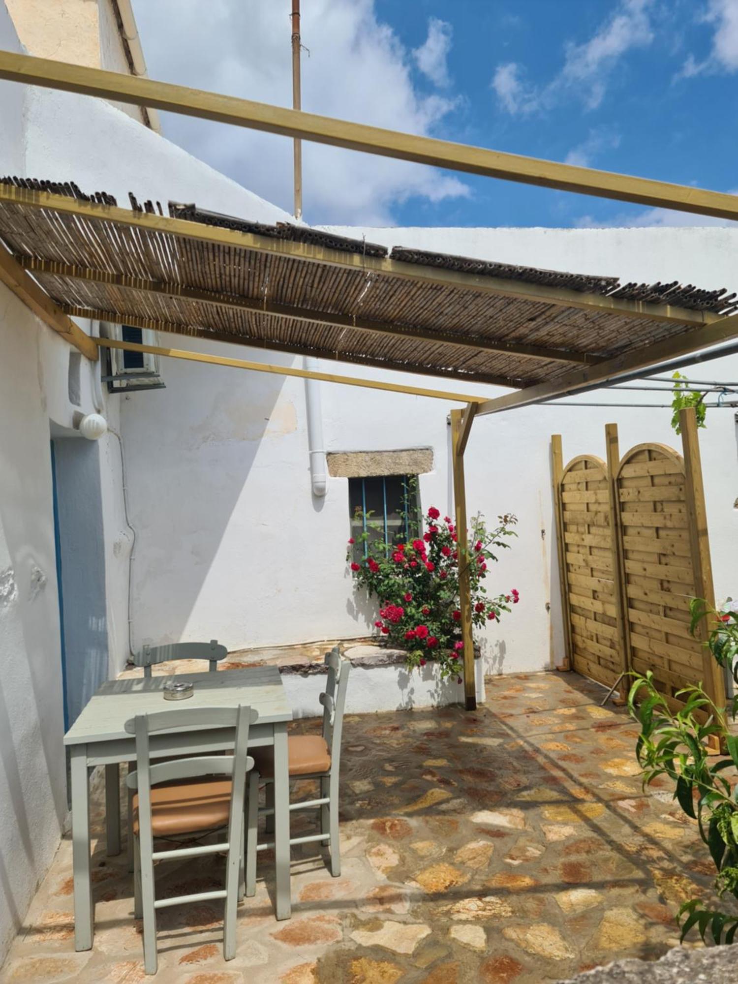 Kamaraki Grande Aroniadika Apartment Kythira Town Exterior photo